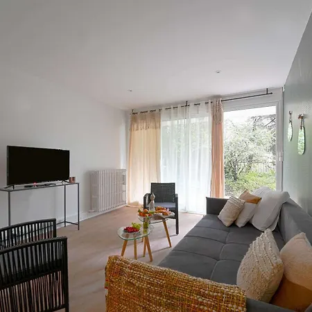 Large Familial Ideal * Parigi